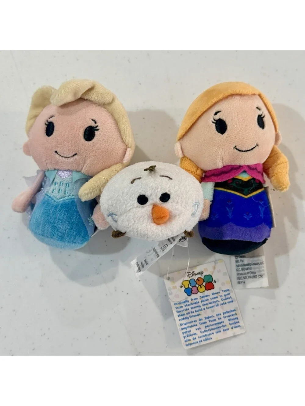 Hallmark Itty Bittys Lot Of 2 - Disney FROZEN Elsa & Anna + Olaf Tsum Tsum  ❄️